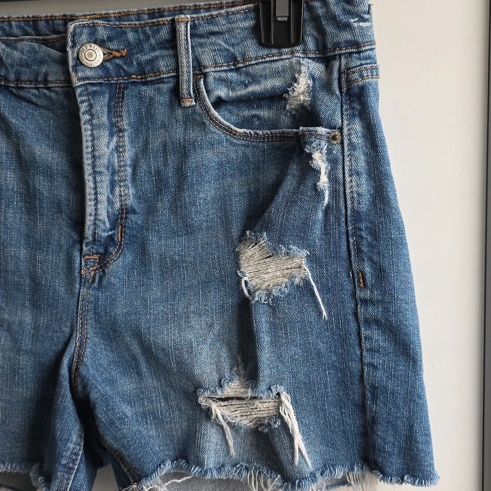 Old Navy Light Blue High Rise Distressed Jean Shorts Size 6 G142